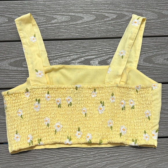 Cropped Yellow Daisy Tank Top - Picture 3 of 8